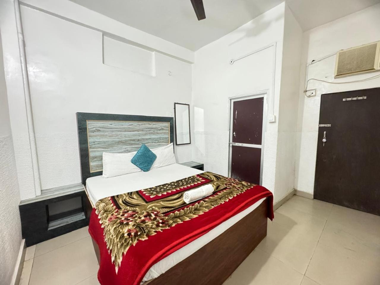 Madsquad Hostel Dorms & Rooms Varanasi Oda fotoğraf