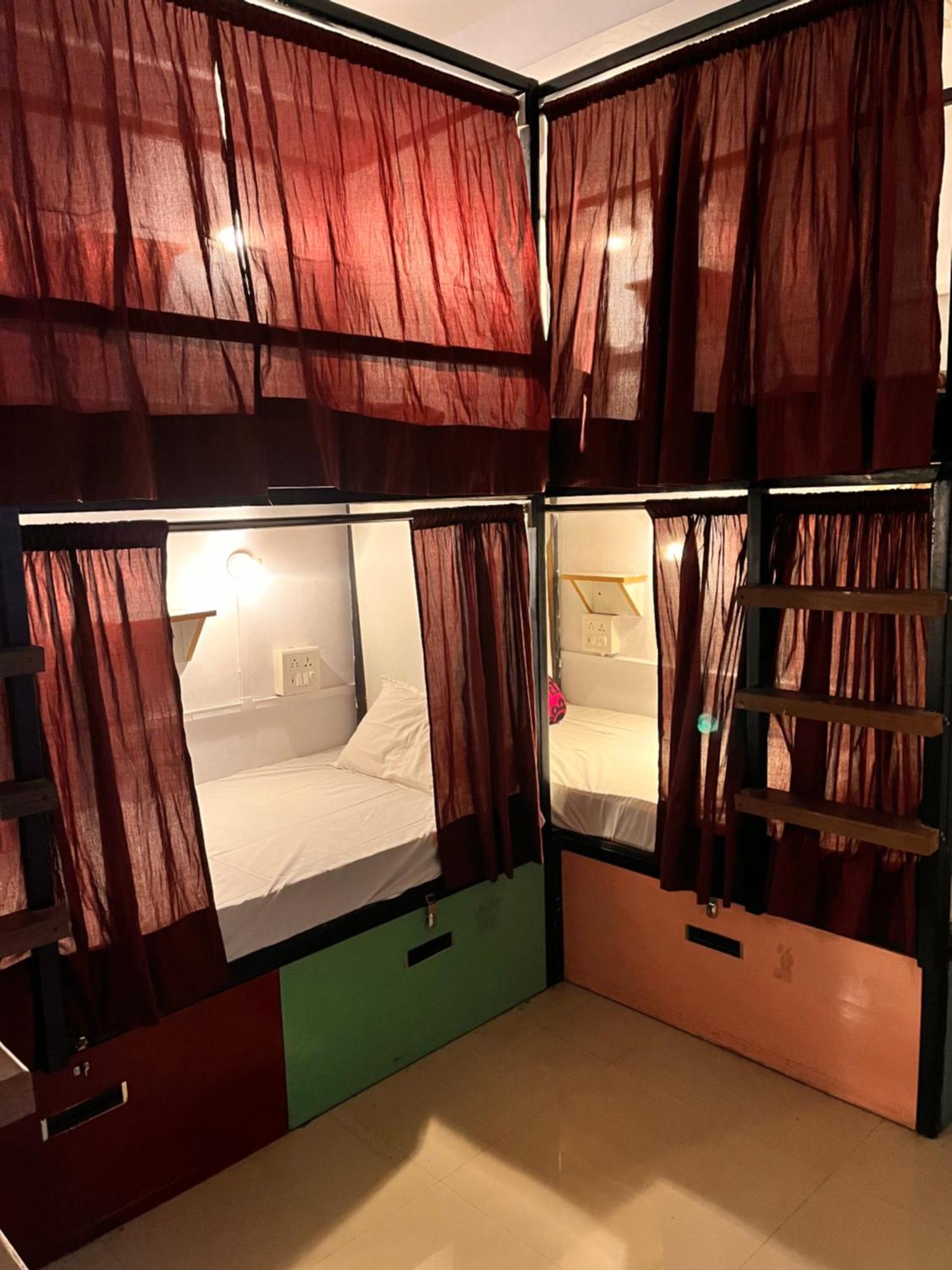Madsquad Hostel Dorms & Rooms Varanasi Dış mekan fotoğraf