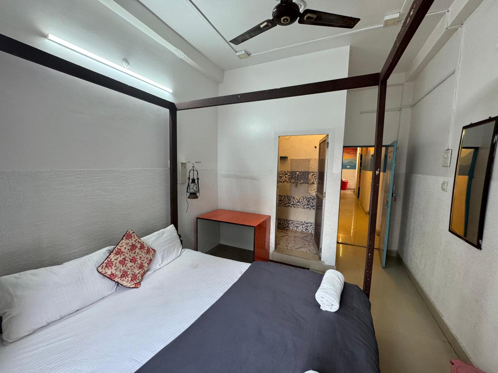 Madsquad Hostel Dorms & Rooms Varanasi Dış mekan fotoğraf