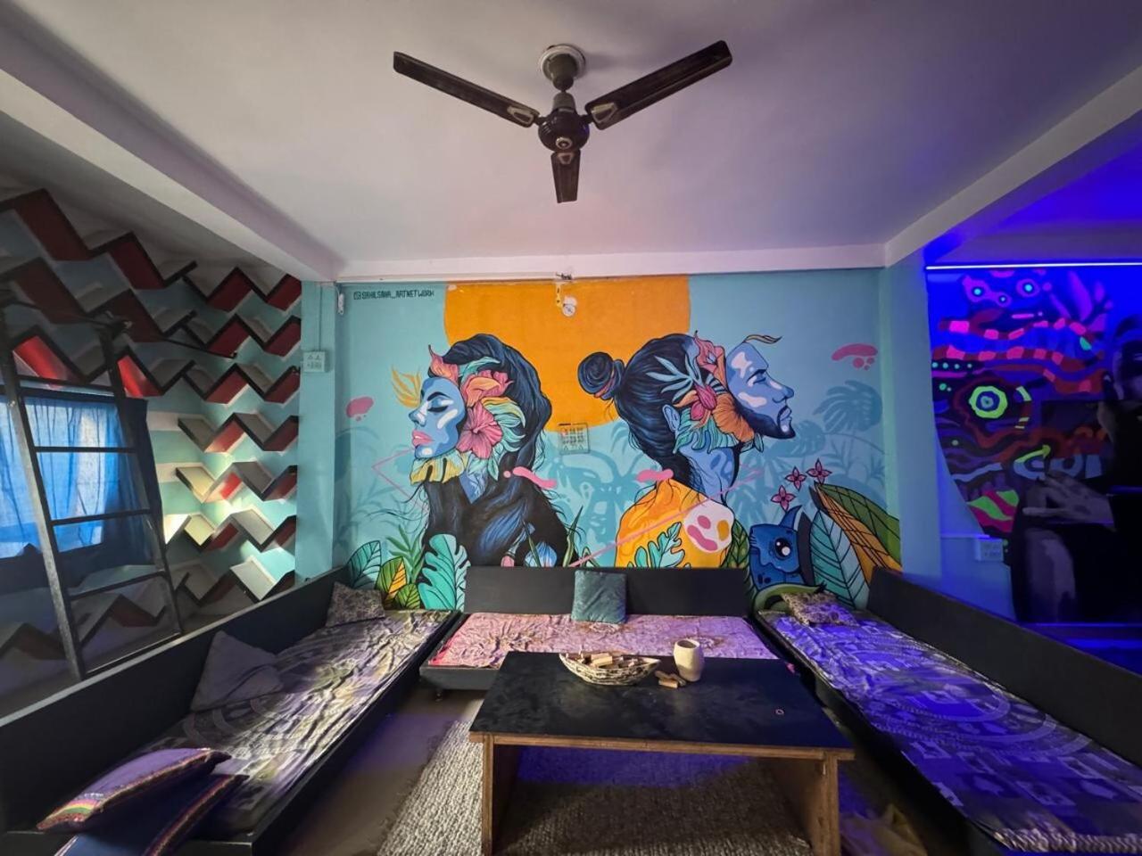 Madsquad Hostel Dorms & Rooms Varanasi Dış mekan fotoğraf