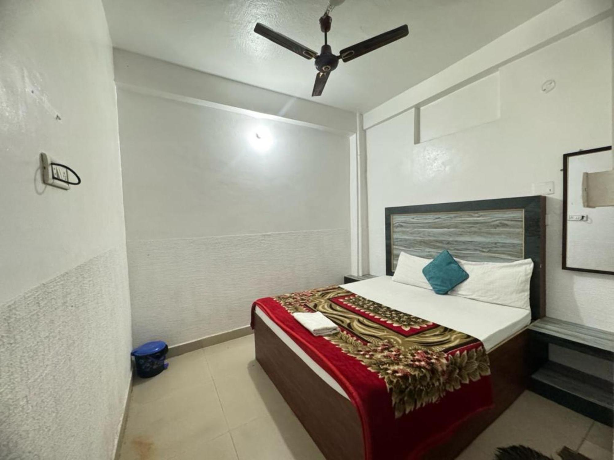 Madsquad Hostel Dorms & Rooms Varanasi Dış mekan fotoğraf