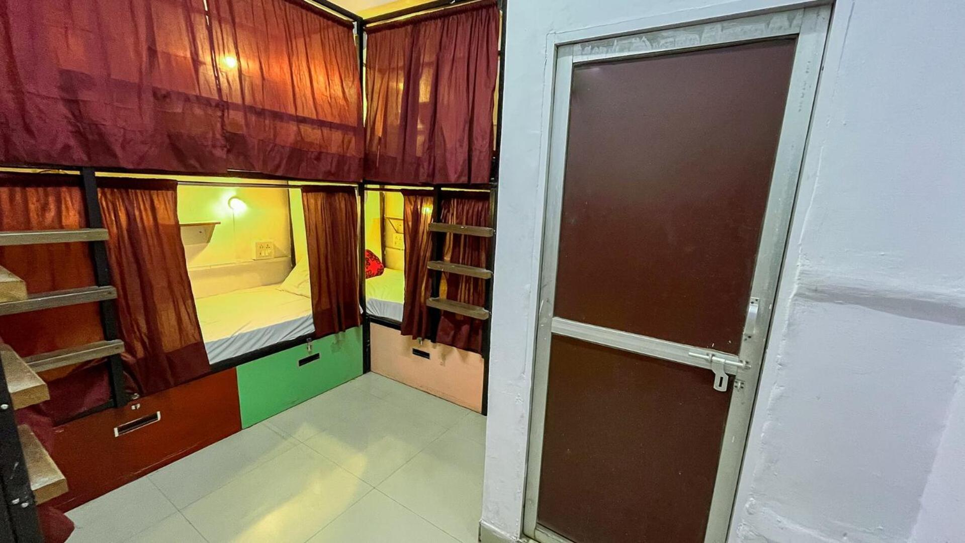 Madsquad Hostel Dorms & Rooms Varanasi Dış mekan fotoğraf