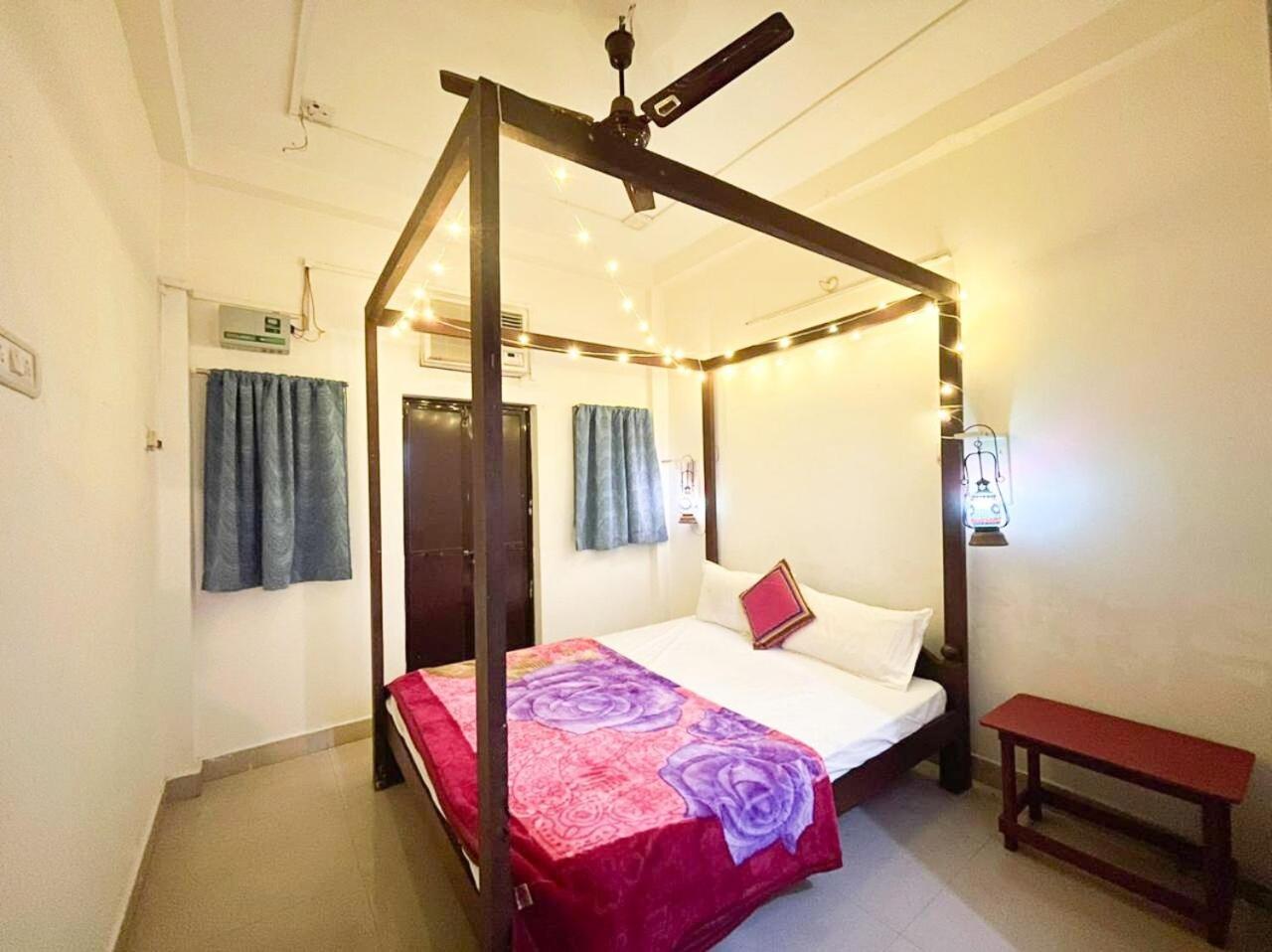 Madsquad Hostel Dorms & Rooms Varanasi Dış mekan fotoğraf