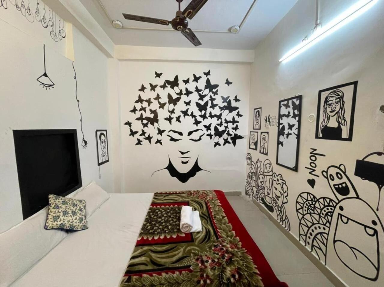 Madsquad Hostel Dorms & Rooms Varanasi Dış mekan fotoğraf