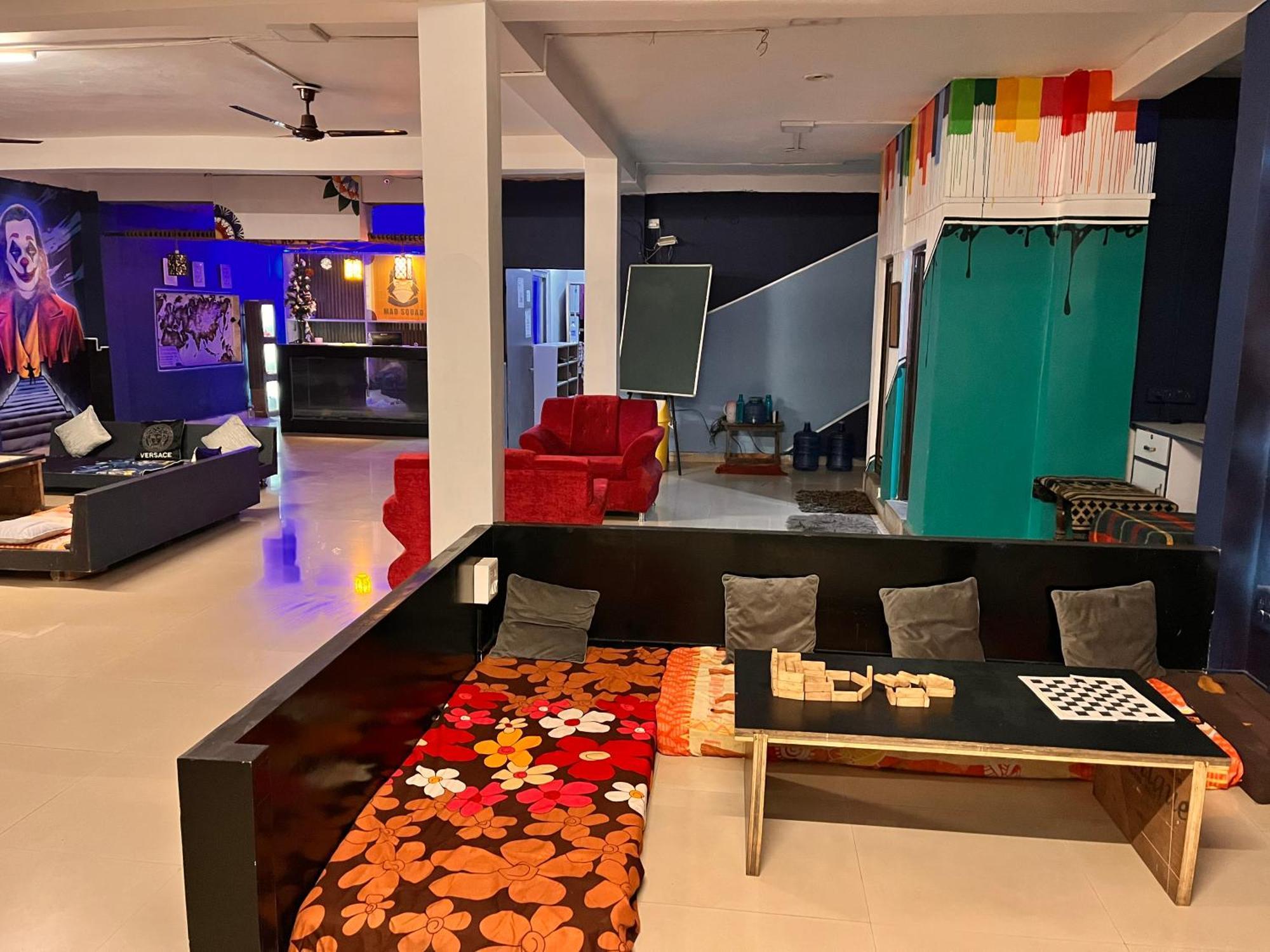 Madsquad Hostel Dorms & Rooms Varanasi Dış mekan fotoğraf
